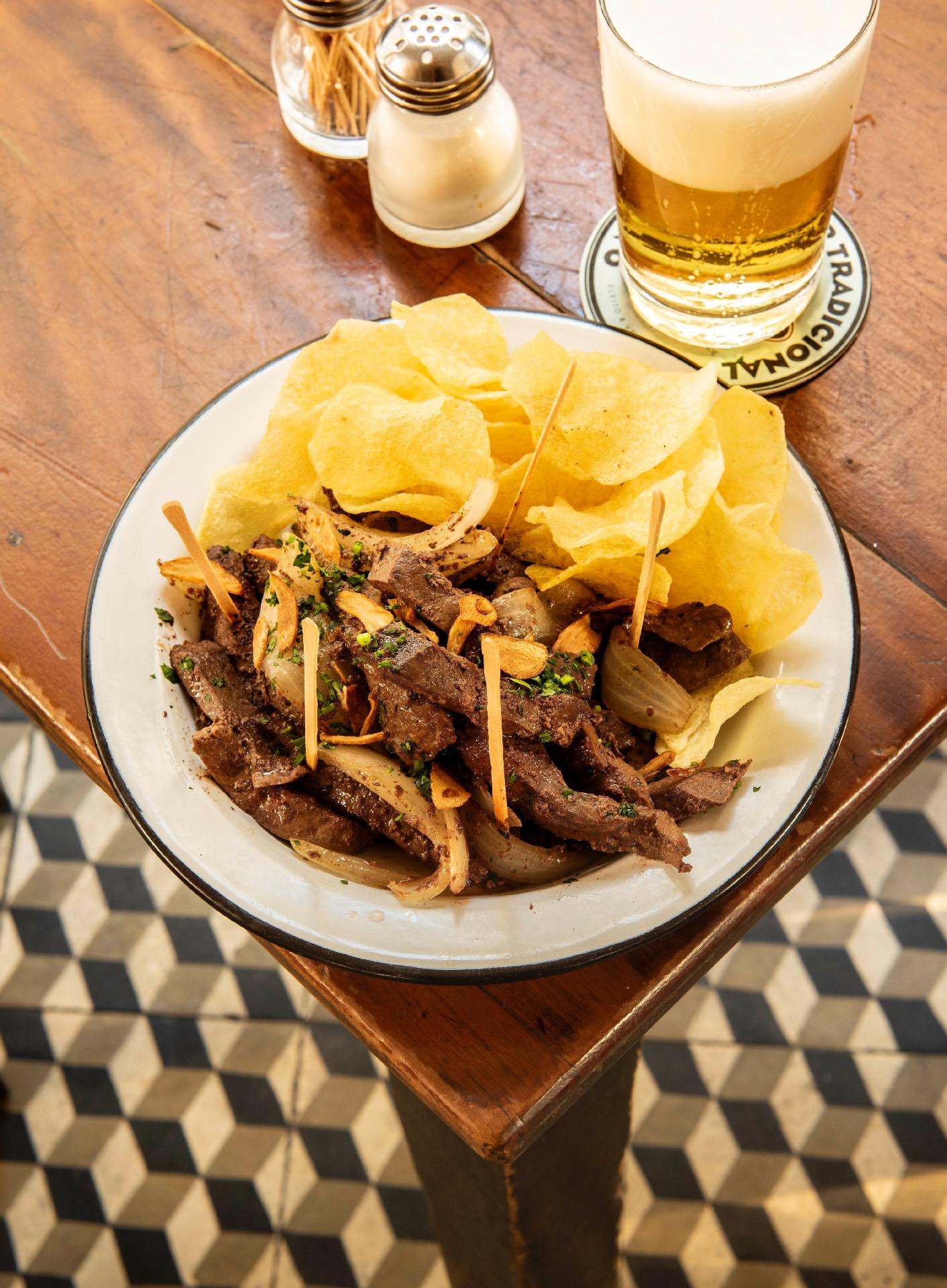 Cozinha sem drama: Bife de fígado com salada