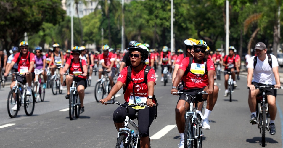 World Bike Tour reúne 6 mil ciclistas no Rio de Janeiro Fotos UOL