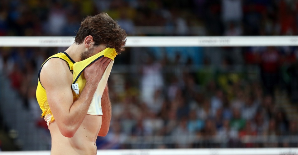 Brasil passa por cima da Rússia e está na final do vôlei masculino