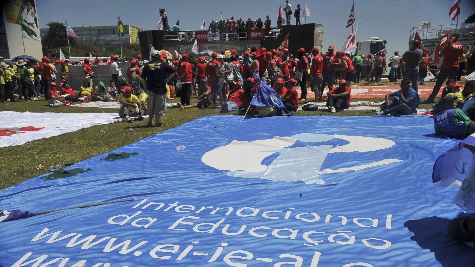 Fotos Professores Fazem Marcha Em Defesa Da Educa O P Blica