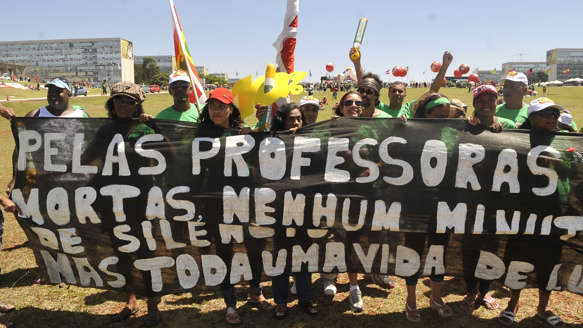 Fotos Professores Fazem Marcha Em Defesa Da Educa O P Blica