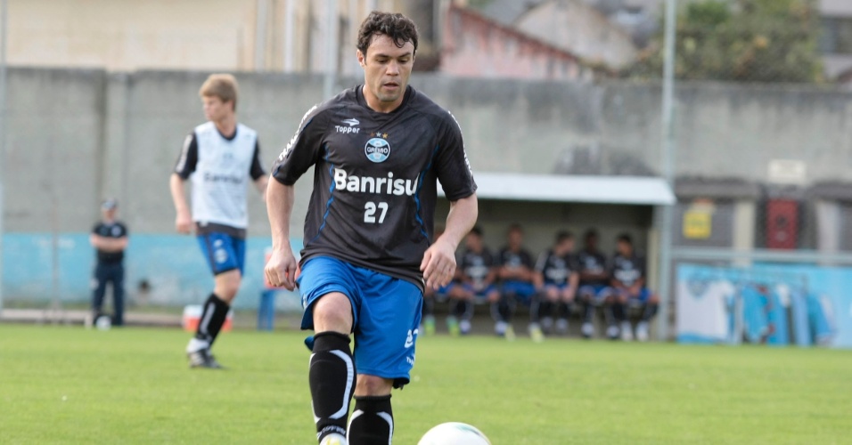 Wesley Costa pede desculpas para a torcida do Grêmio por erro em