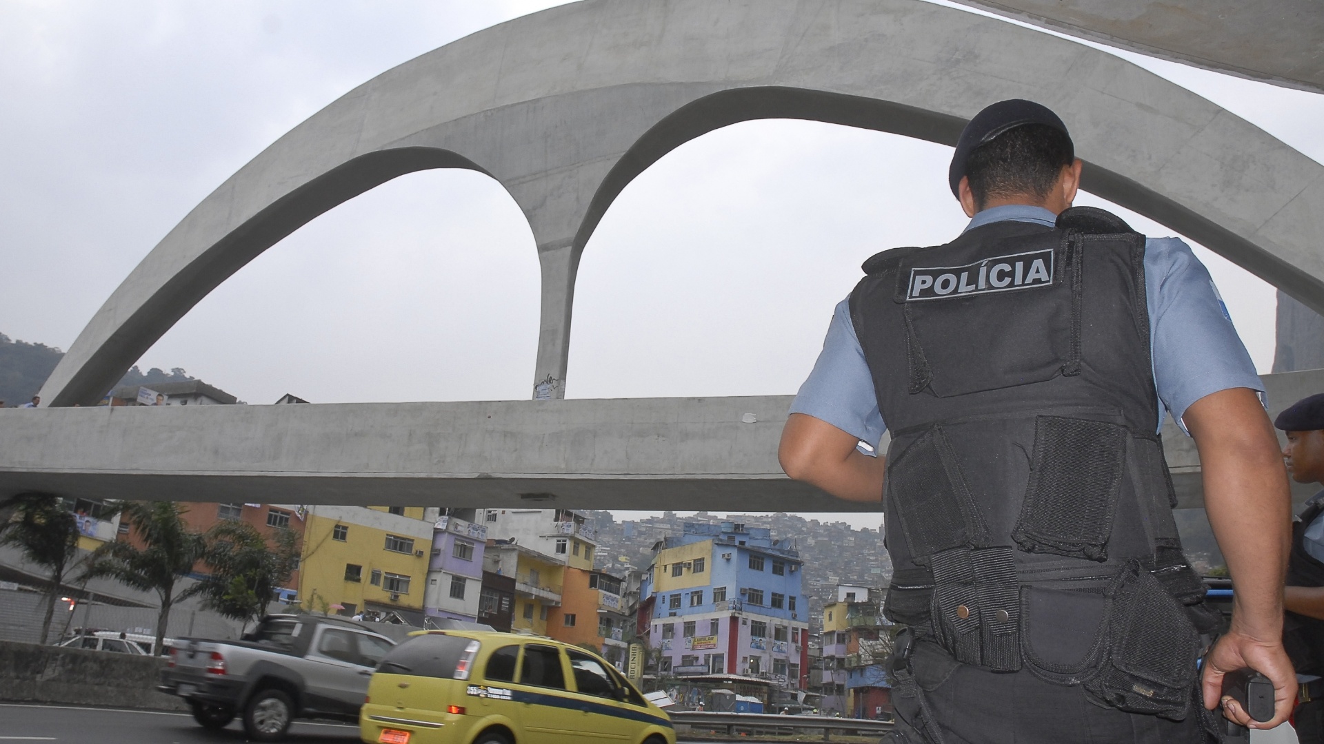 Pol Cia Militar Ocupa Favelas Mais Perigosas Do Rio De Janeiro