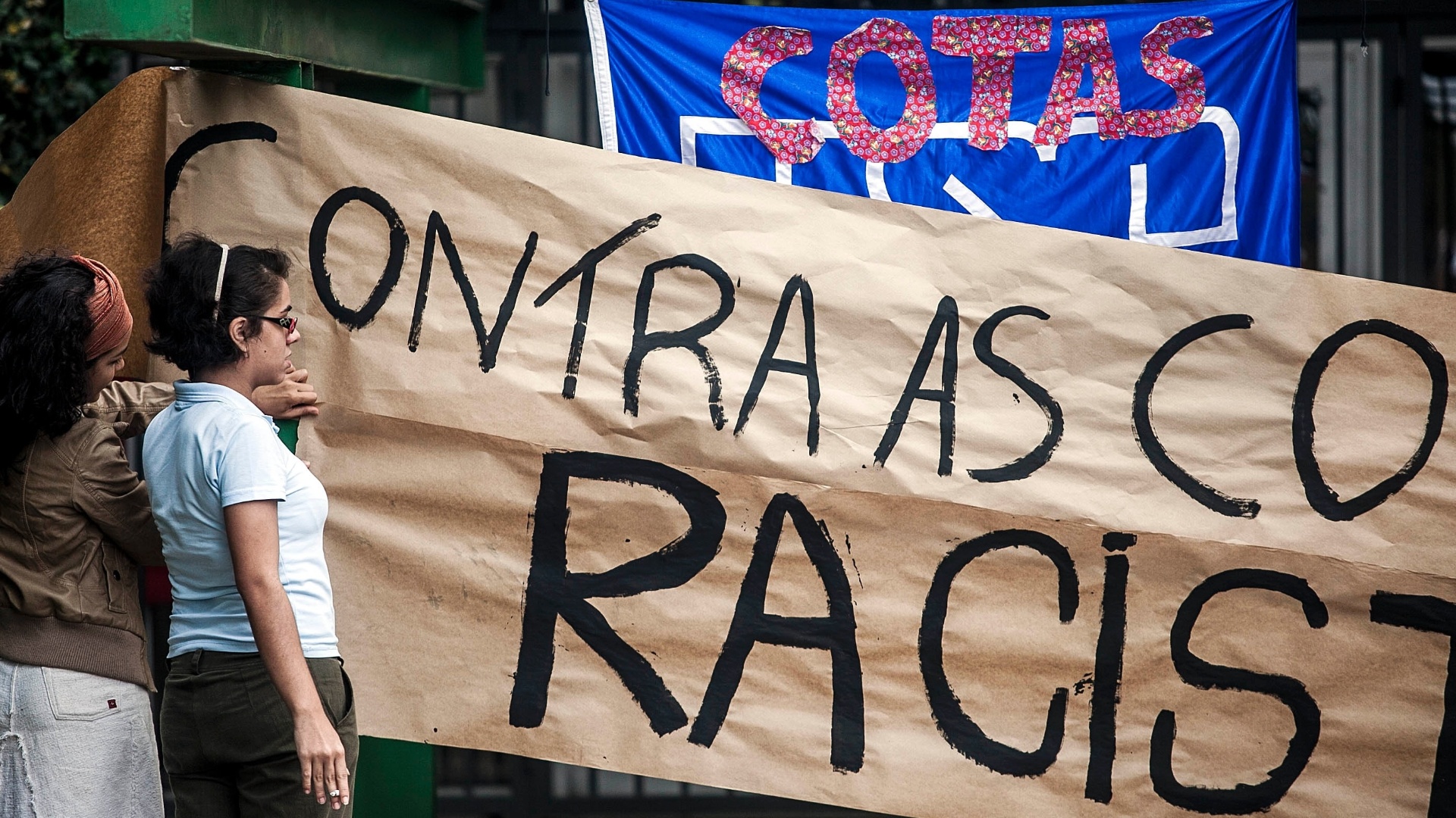 Fotos: Estudantes protestam a favor de cotas raciais na USP - 25/09 ...