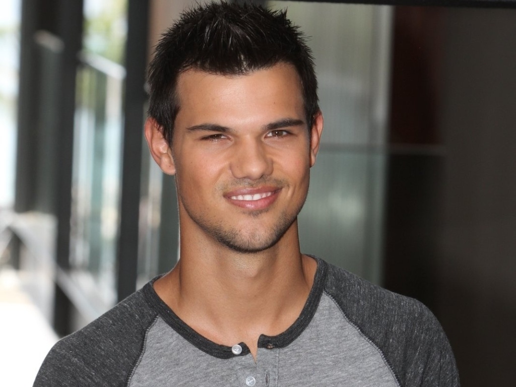 Fotos Taylor Lautner Divulga Amanhecer Parte 2 No Brasil 24 10