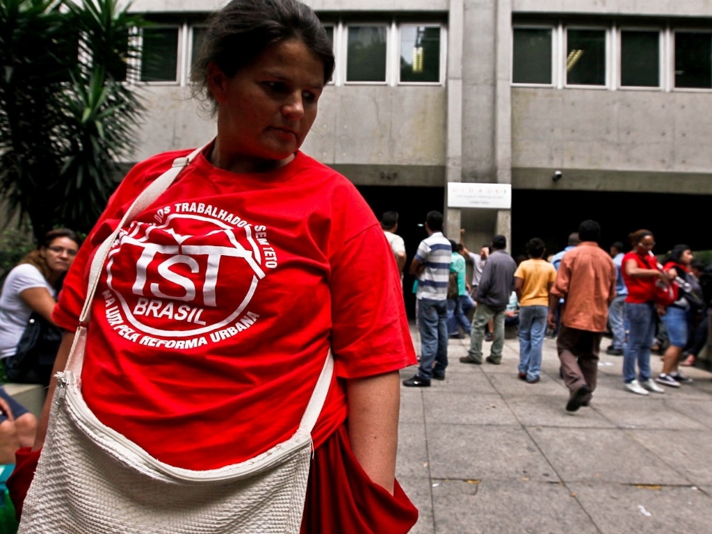 Fotos Movimento Dos Trabalhadores Sem Teto Invade Pr Dio Do Estado No