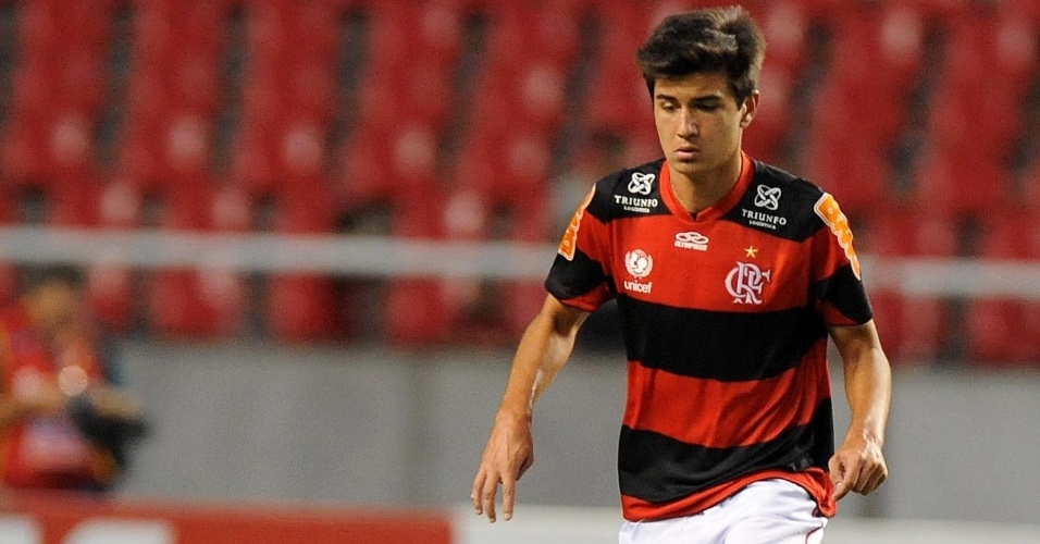 Ex-jogador do Flamengo vibra após filho ser relacionado para jogo