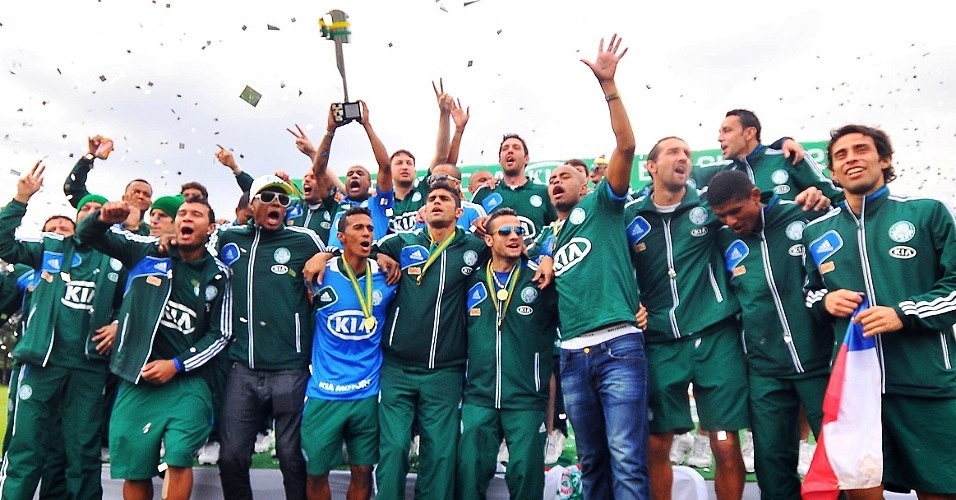 Cartilha do Palmeiras na folga libera elenco para dias de lixo até  segunda, mas inclui exercícios, palmeiras