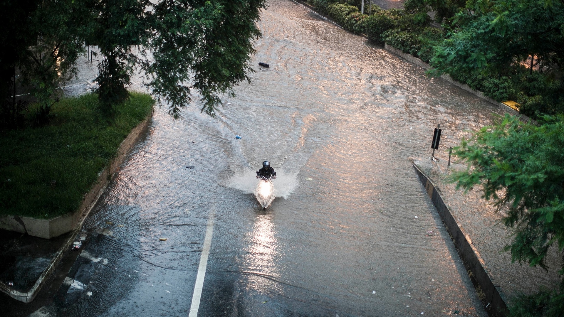 Fotos Temporal Causa Transtornos Em São Paulo 14022013 Uol Notícias