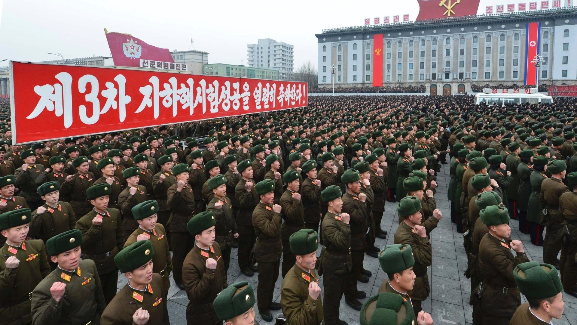 Fotos Coreia do Norte reúne mais de 100 mil pessoas para celebrar teste nuclear 15/02/2013