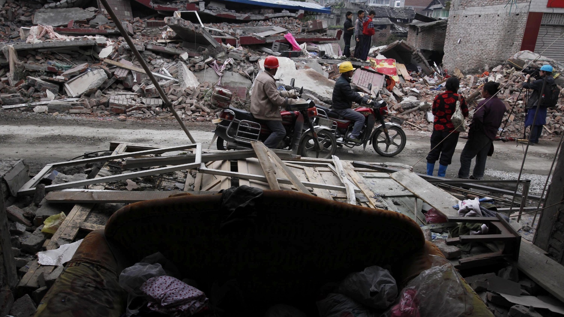 Fotos Terremoto Deixa Mortos E Feridos No Sudoeste Da China