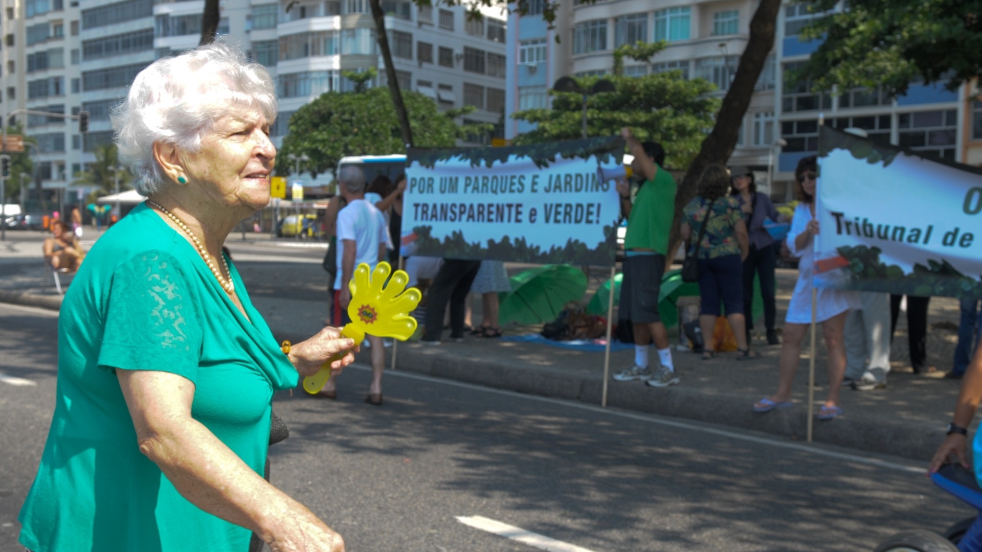 Fotos Grupos protestam no Rio de Janeiro contra corte de árvores 28