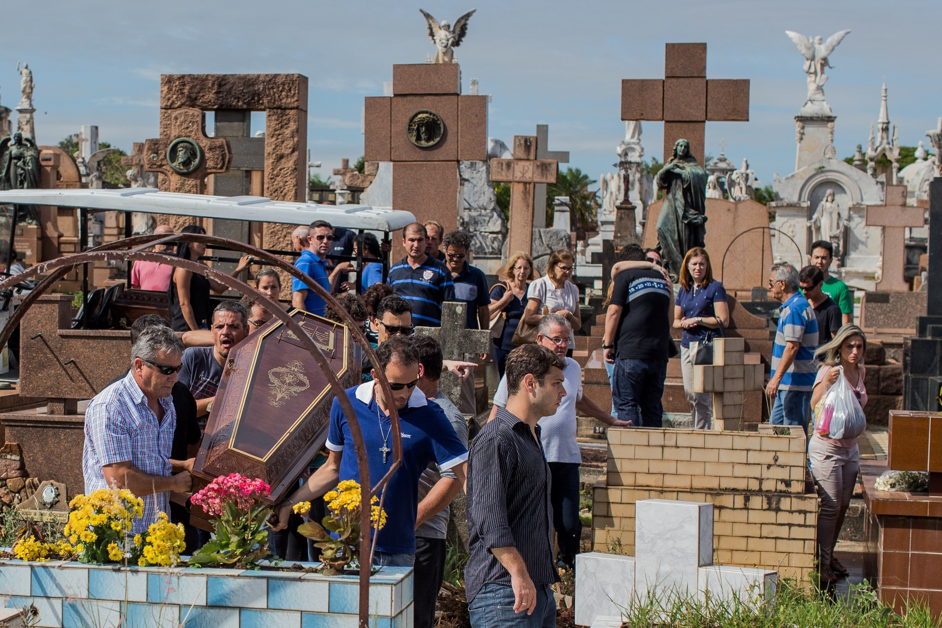 Vítimas De Chacina São Sepultadas Em Campinas Sp Notícias Bol 9911