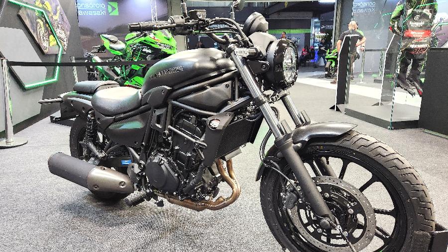 Kawasaki lança Eliminator 450 mas modelo só chega ao Brasil em 2024