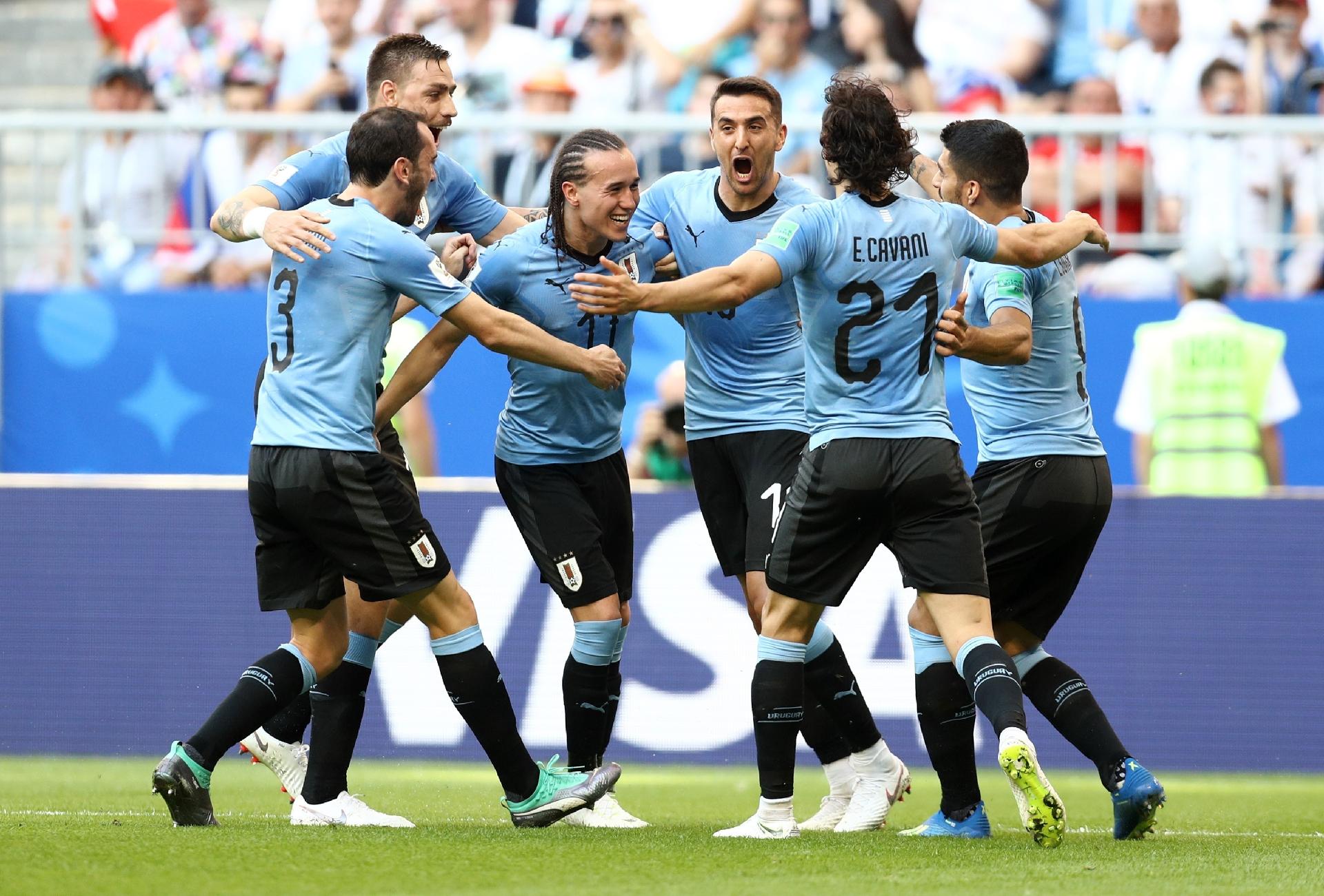 Uruguai na Copa 2018 Muslera completa 100 jogos pelo Uruguai e ganha elogio de Suárez 