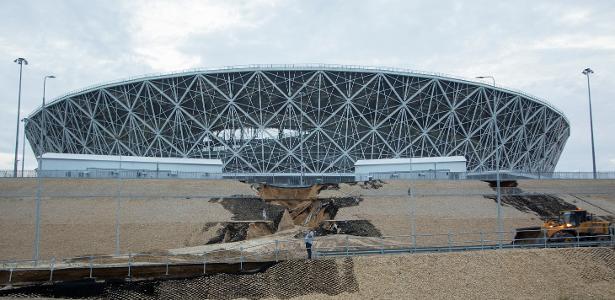 'Bilhões de rublos' por água abaixo | Tempestades danificam estádio de Volgogrado, palco da Copa na Rússia