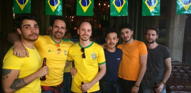 Times de futebol fazem festa gay e LGBTs podem torcer sem preocupação UOL Copa