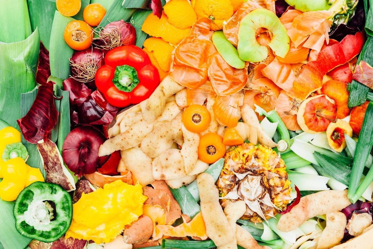 Em uma corrida de frutas a maçã está ganhando. O que acontece se