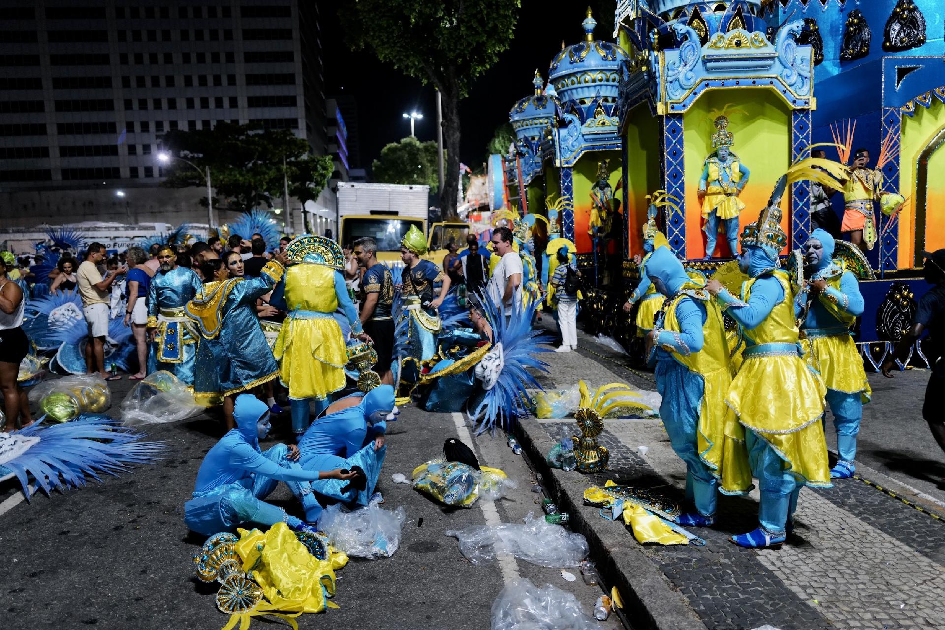 Apuração Carnaval 2023 RJ AO VIVO Veja Notas das Escolas