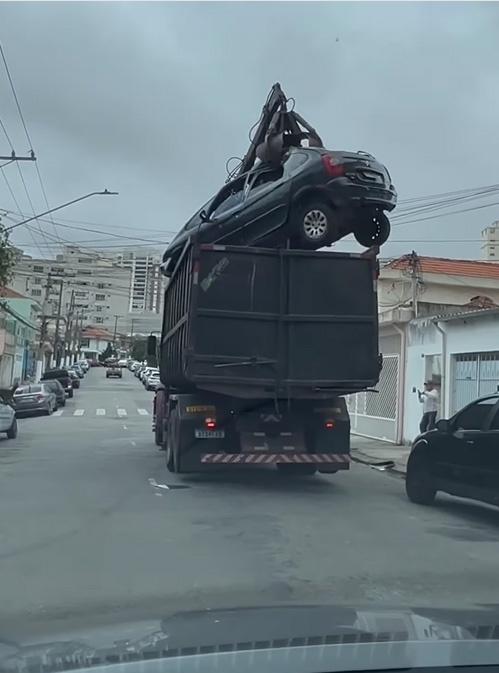 Caminhoneiro famoso rifa caminhão arqueado com 17 multas e 87 pontos