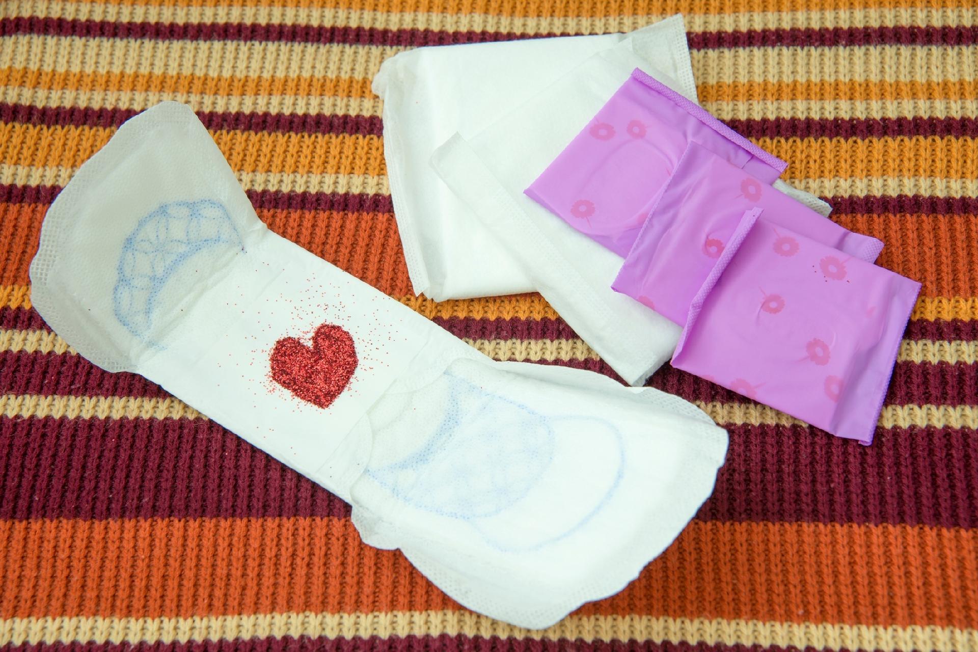 Menstruação com coágulos de sangue: o que pode ser? Entenda