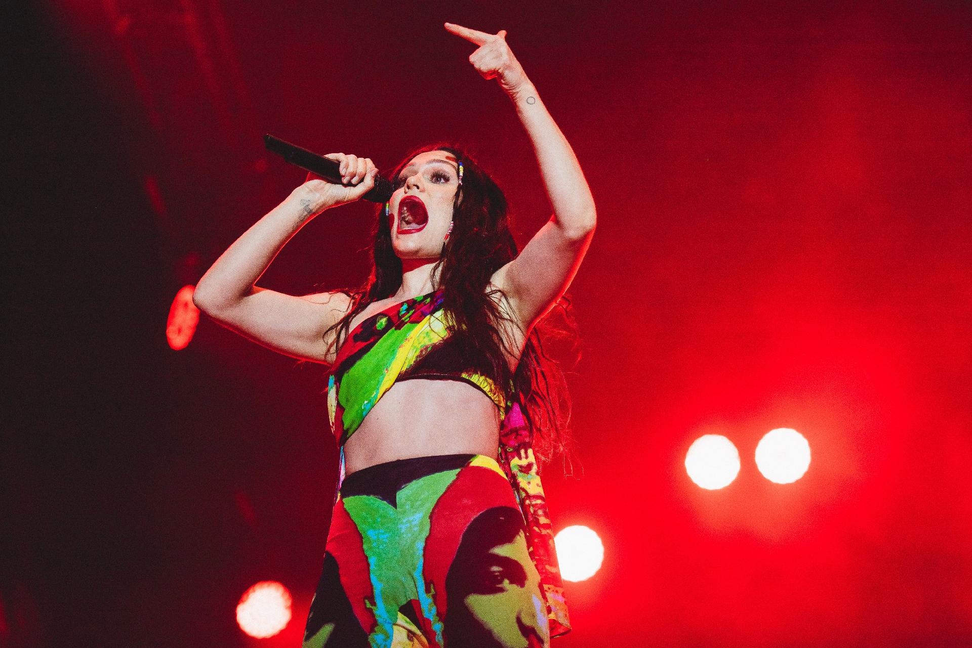 Rock in Rio Jessie J emociona público em show mensagens