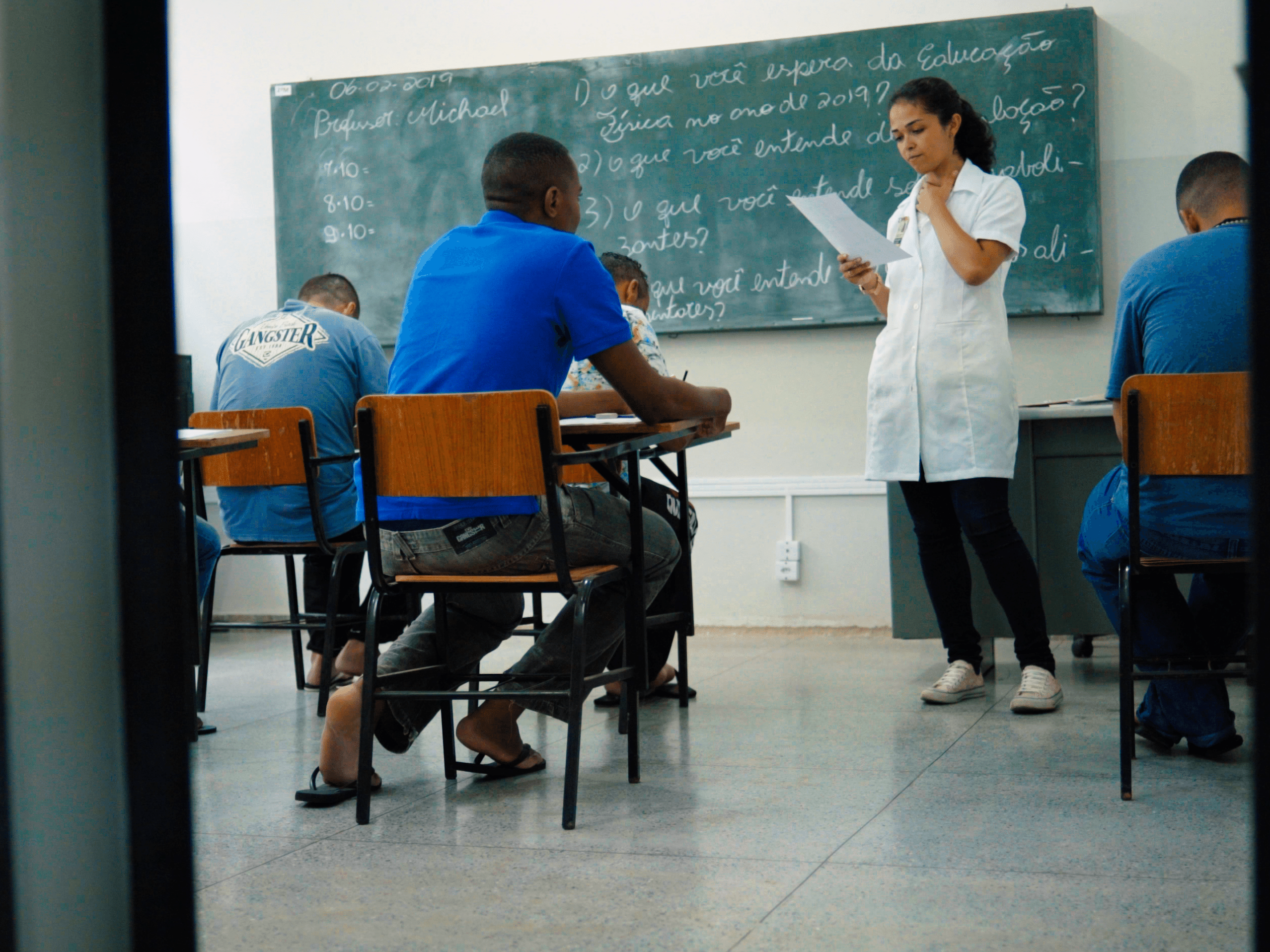 AGORA QUE SOU TEACHER: JOGOS SIMPLES EM SALA