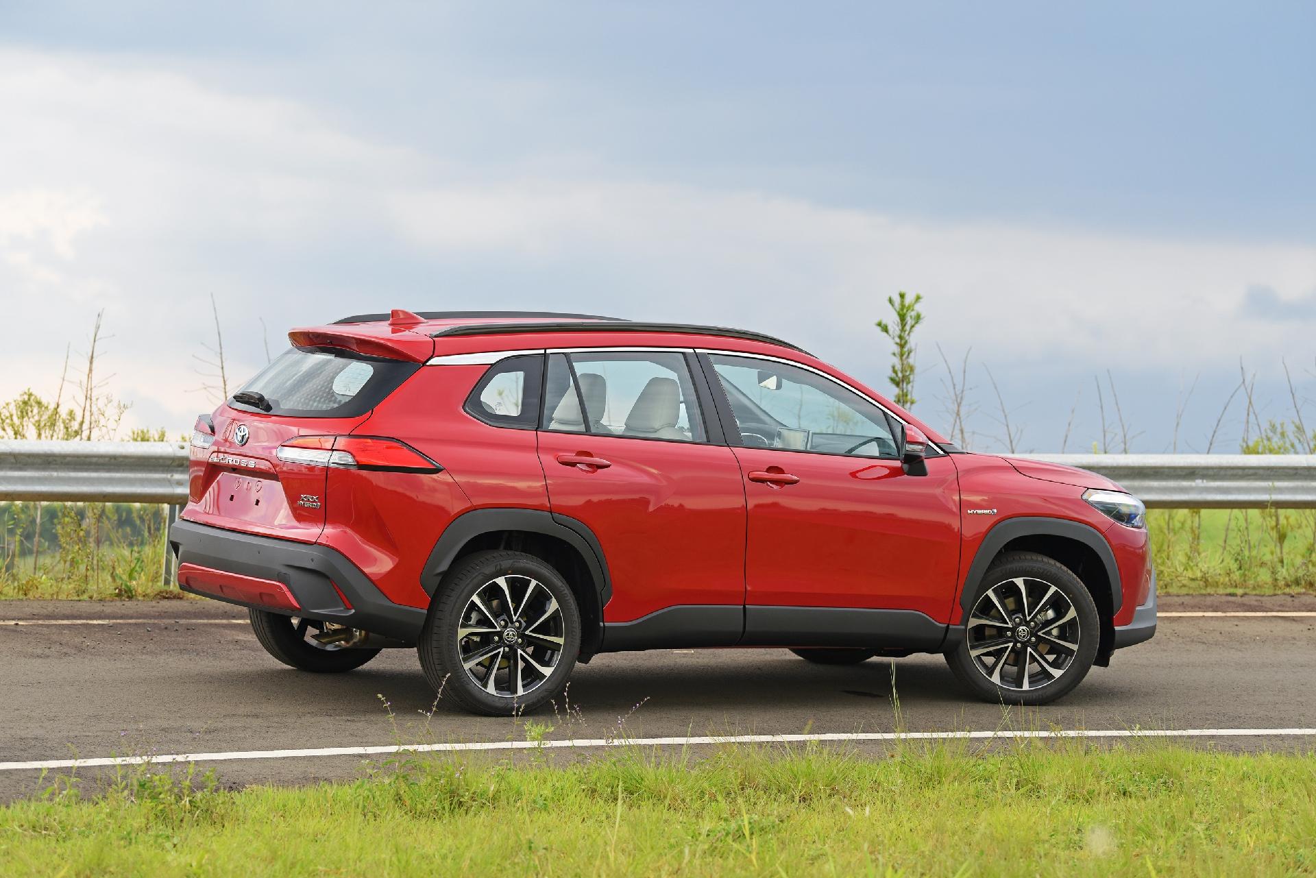 Jeep Compass x Toyota Corolla Cross qual o melhor SUV médio?