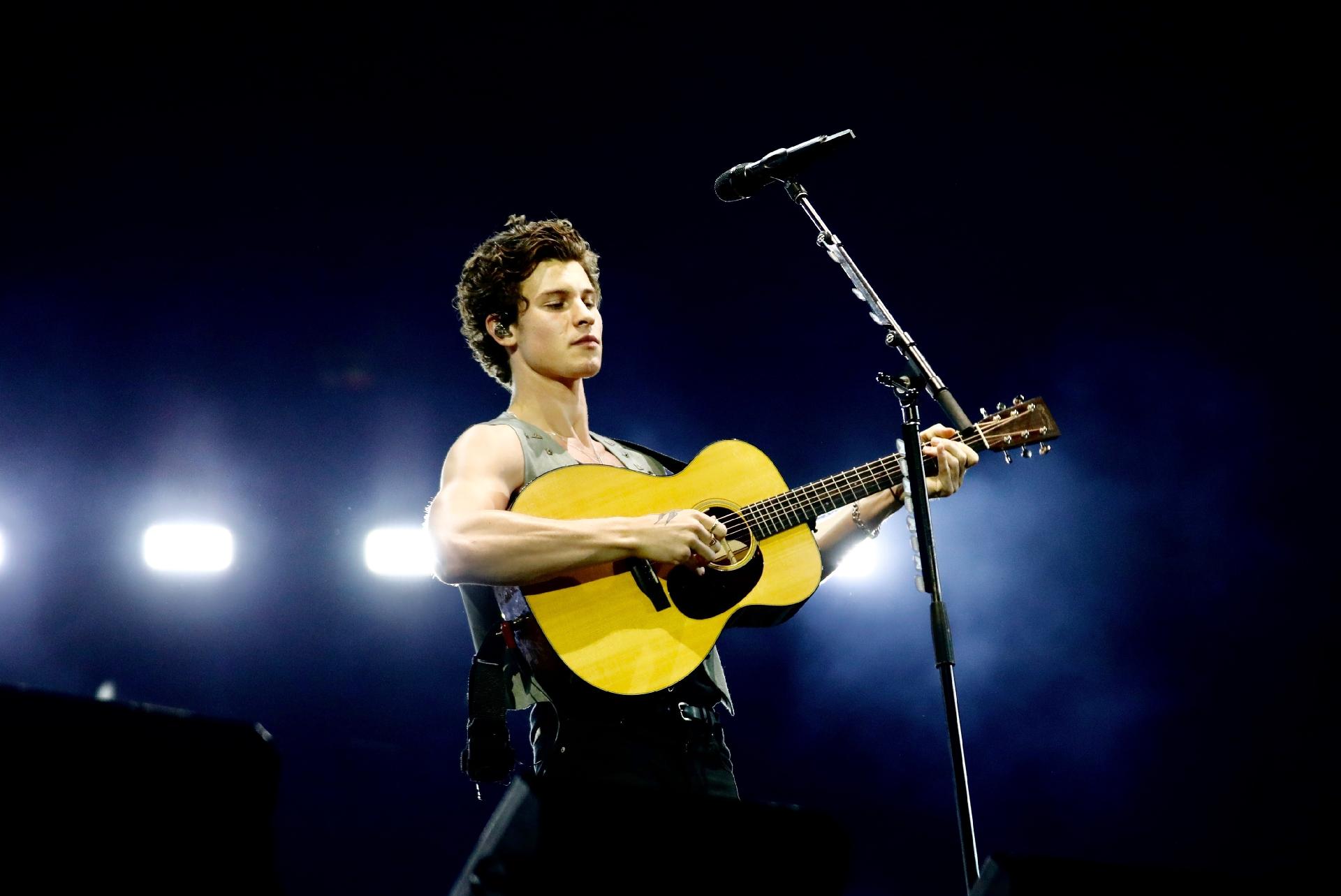 Shawn Mendes cancela 2º show por orientação médica; evento no Rio é