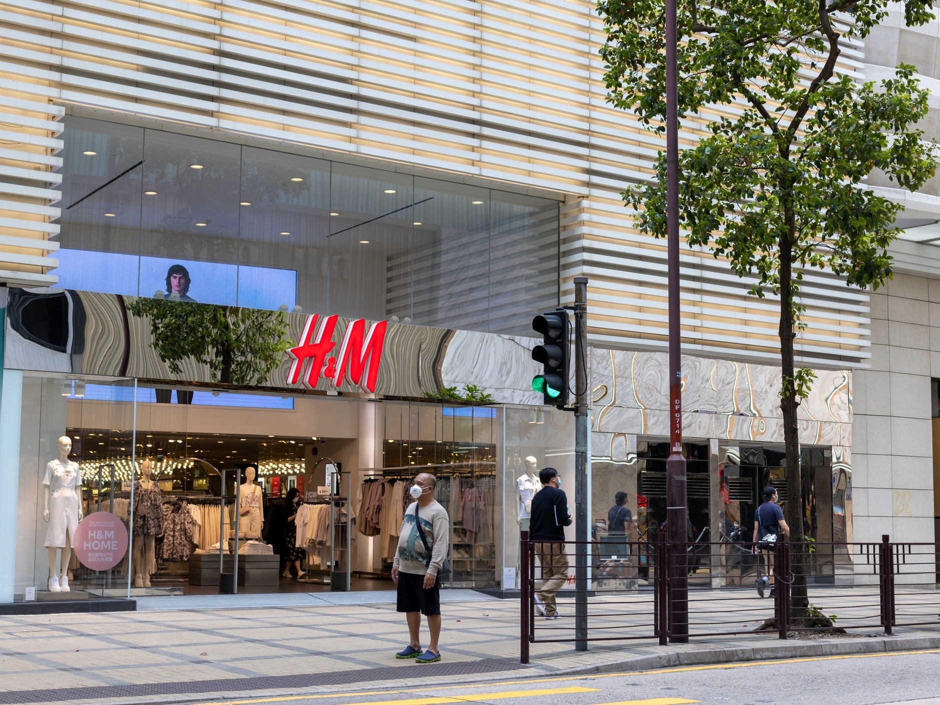 Como a entrada da H&M no Brasil pode afetar as varejistas nacionais, como a  Renner?