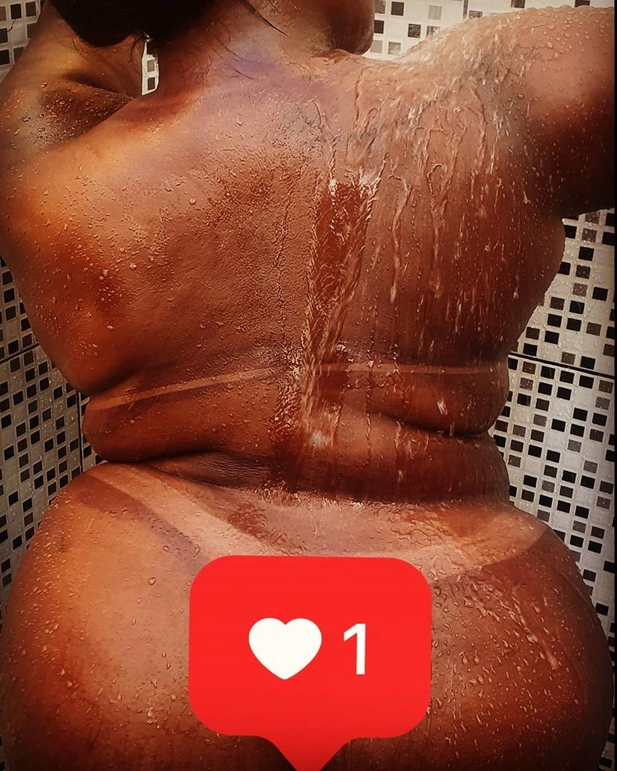 Famosa Que Teve Fotos Nuas Vazadas Nas Redes Sociais Posta Topless Para