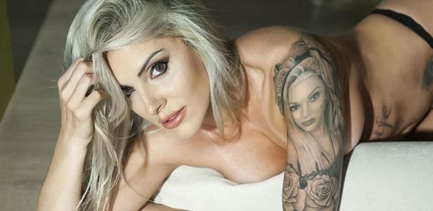 'Sou louca pela arte' | Capa da Sexy tatua o próprio rosto para registrar beleza