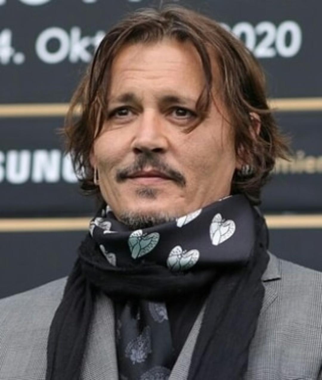 Johnny Depp perde apoio de famosos em postagem