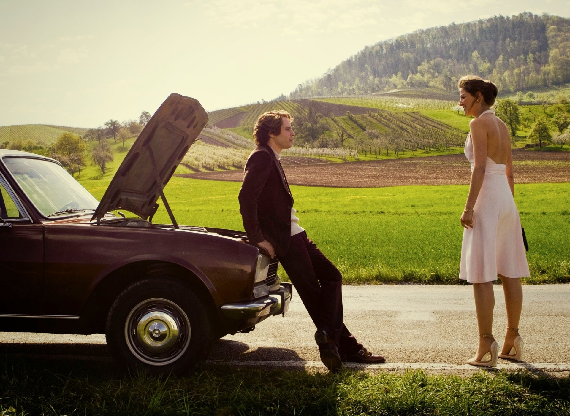 Pôster de filme sobre os pilotos James Hunt e Niki Lauda é divulgado