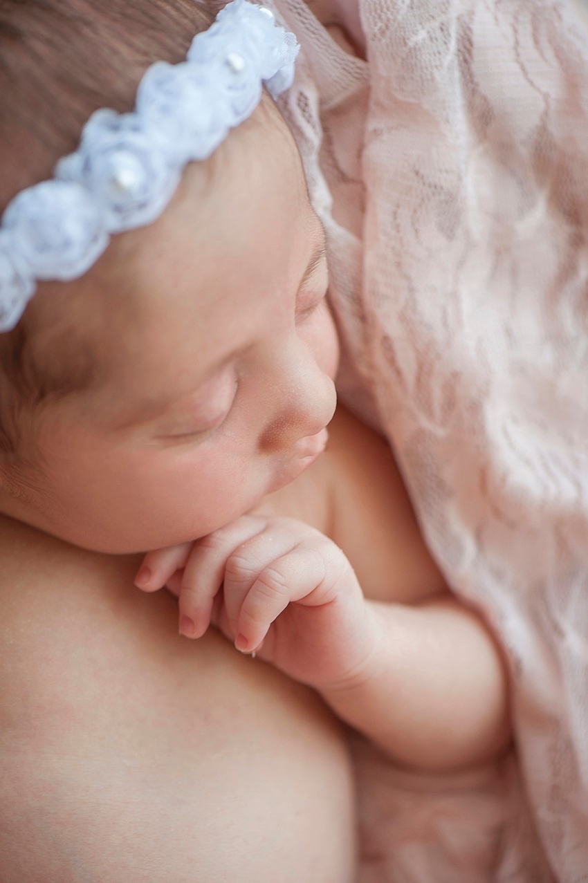 Fotos Fotos de detalhes como pés e boca incrementam o álbum do bebê