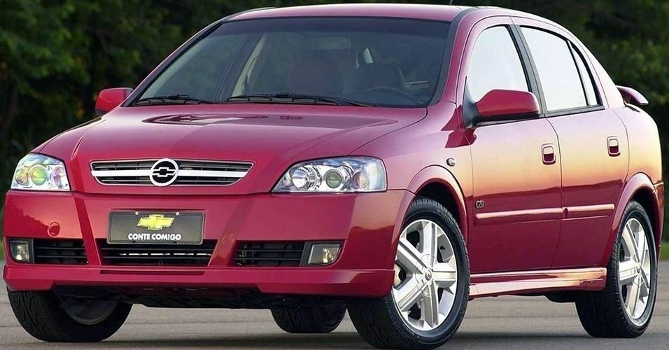 Chevrolet Astra 2011: 10 fatos a saber antes da compra do usado