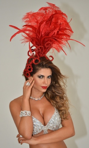 Ex BBB Cacau Colucci Faz Ensaio Inspirado No Carnaval BOL Fotos BOL