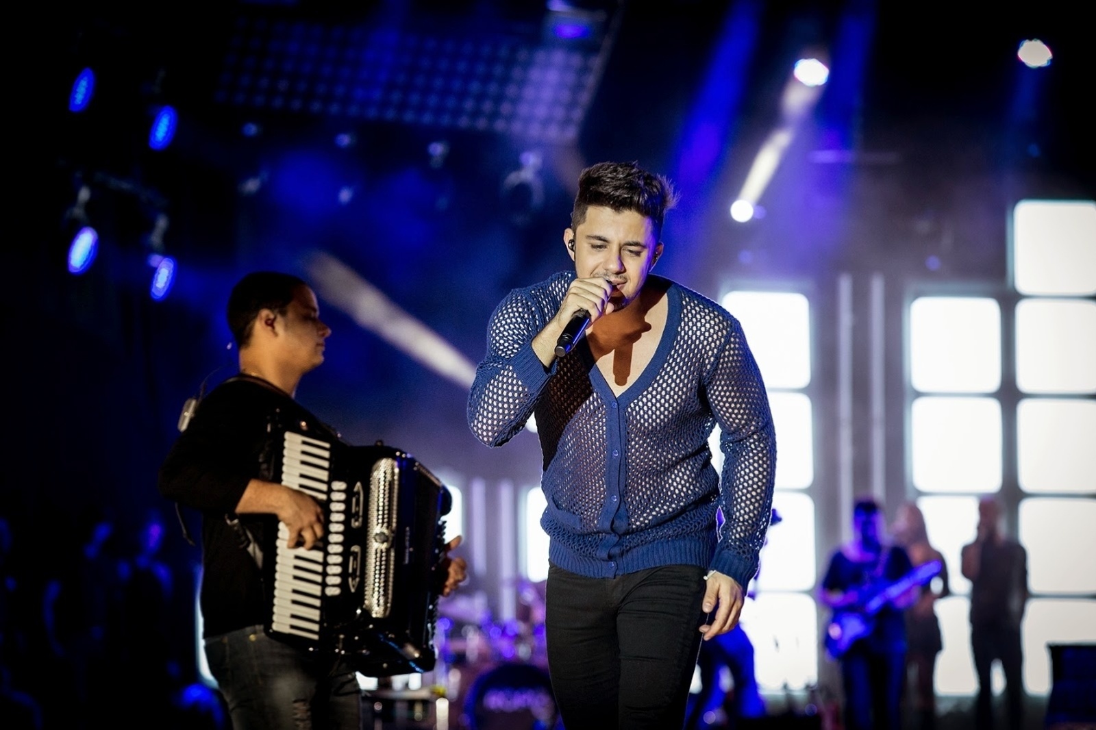 Fotos Cantores sertanejos fazem sucesso em