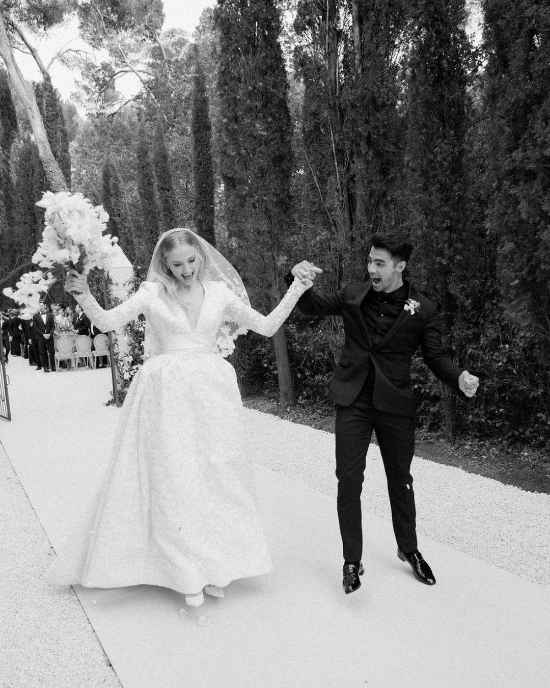 Fotos: Joe Jonas e Sophie Turner mostram fotos de casamento em castelo