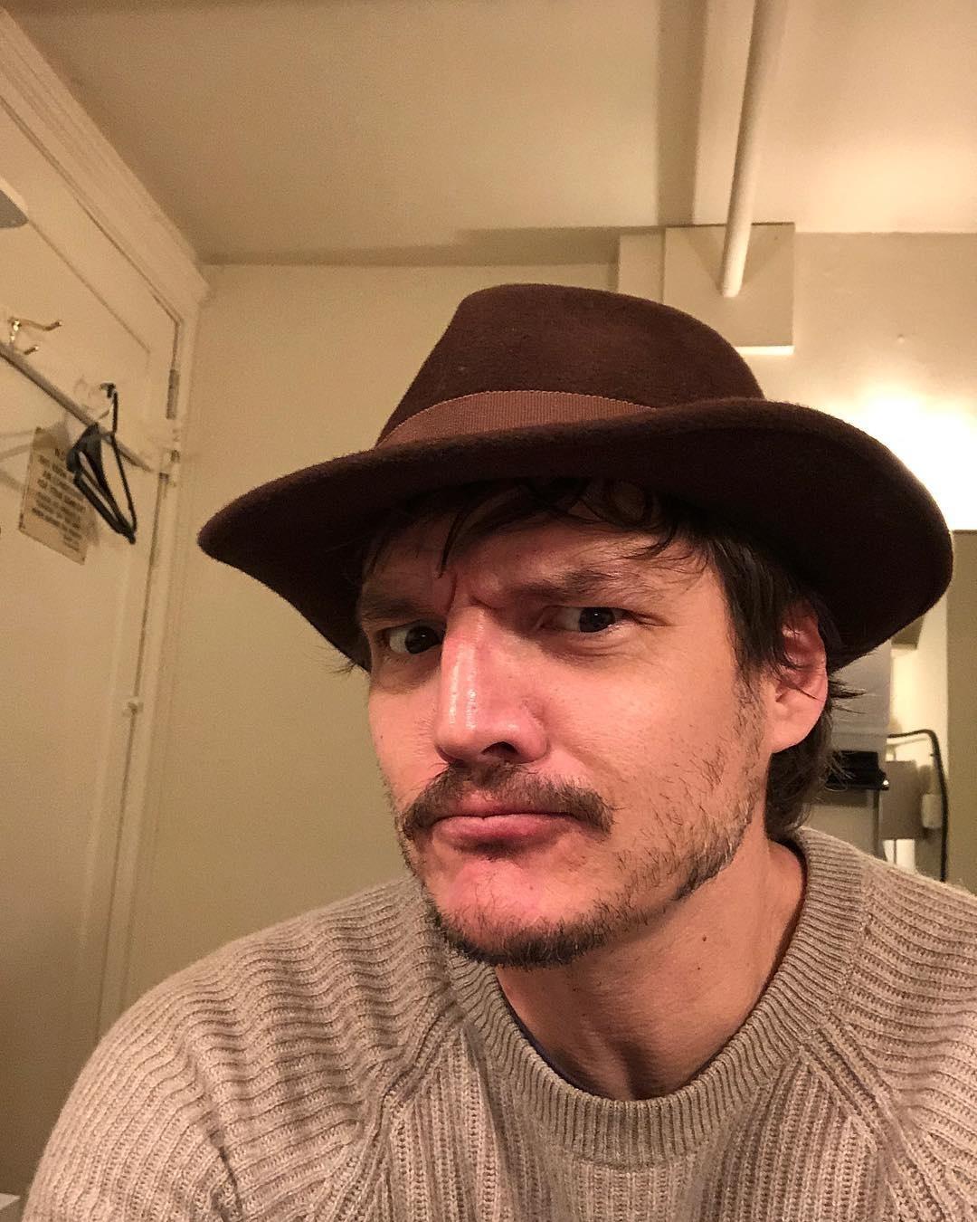 Pedro Pascal mostra apoio à comunidade LGBTQIA+