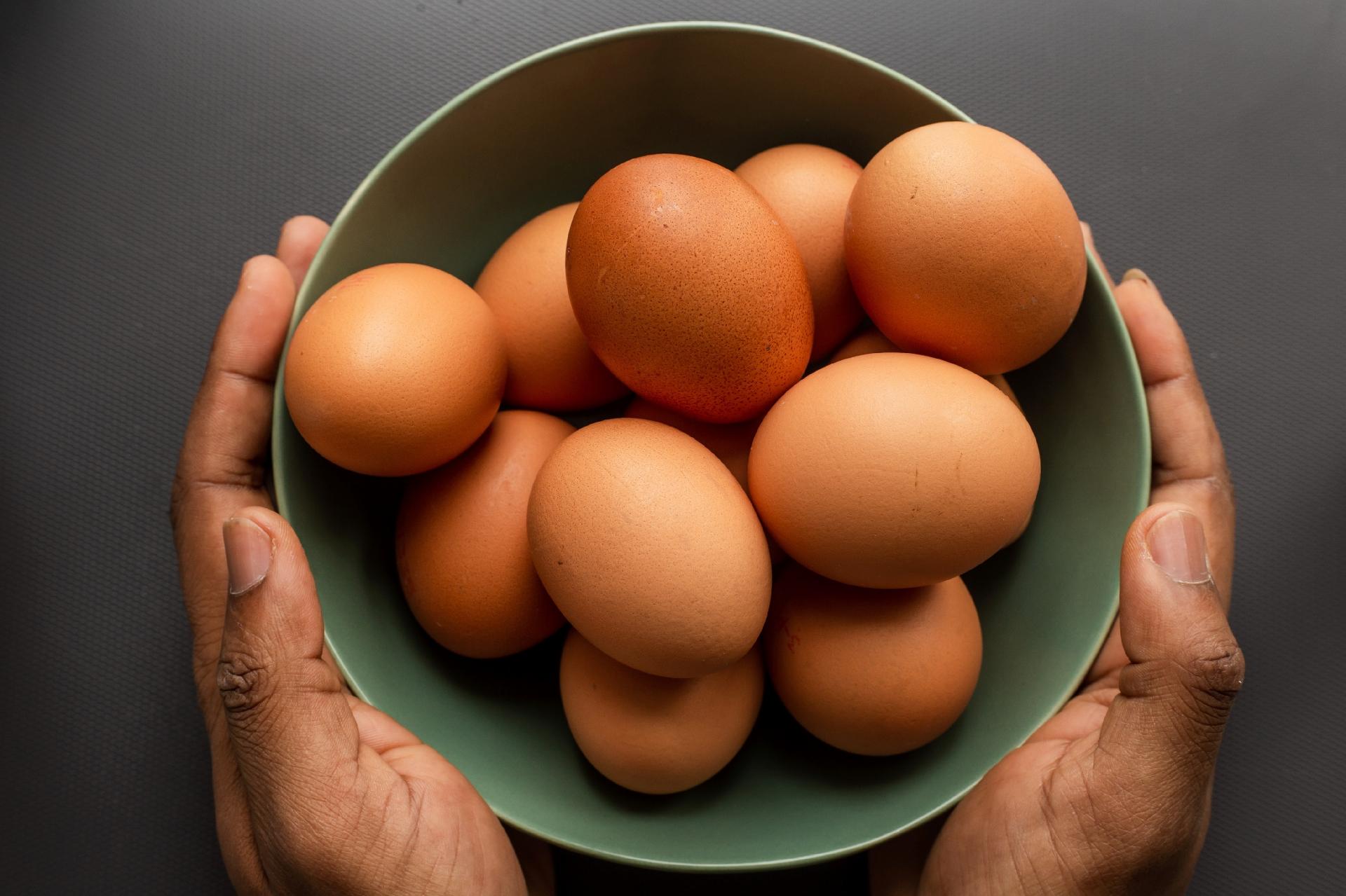 O carro do ovo chegou! O que você não sabe na hora de comprar o alimento -  UOL VivaBem