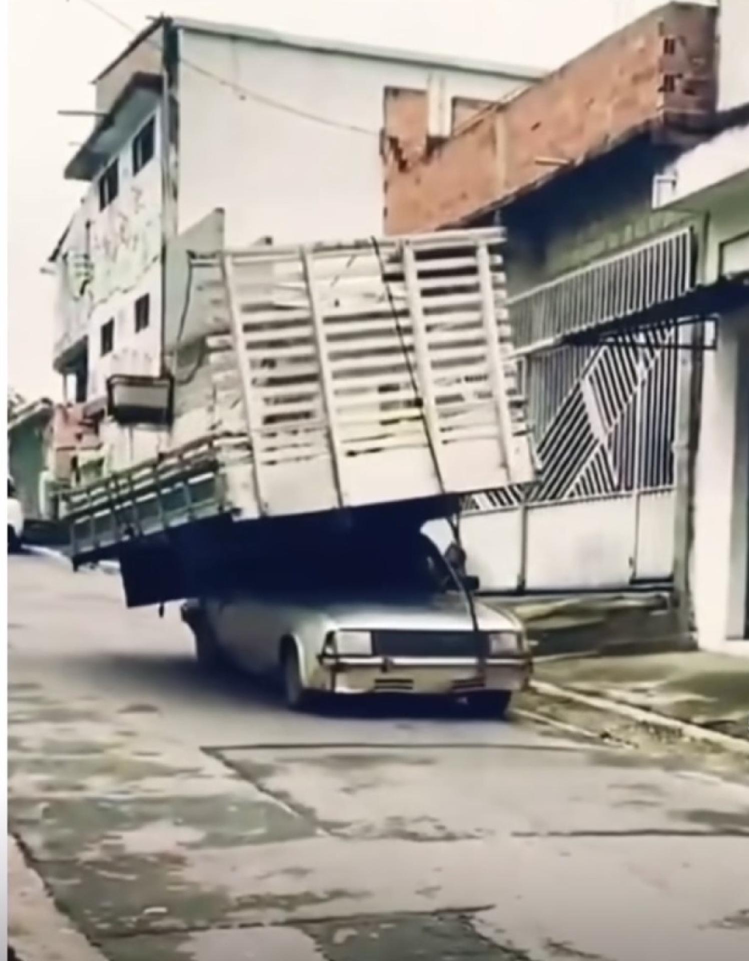 Caminhoneiro famoso rifa caminhão arqueado com 17 multas e 87