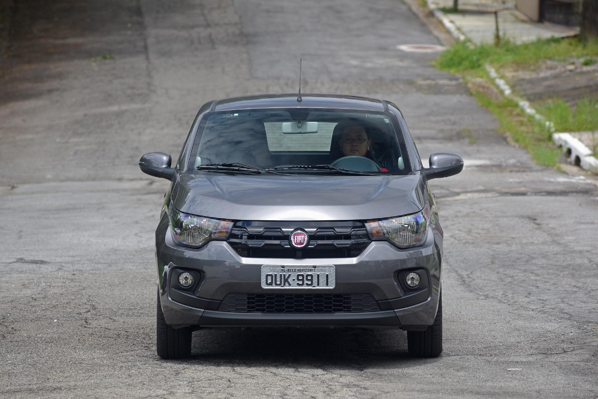 Kwid x Mobi comparamos as versões recheadas dos carros mais baratos do