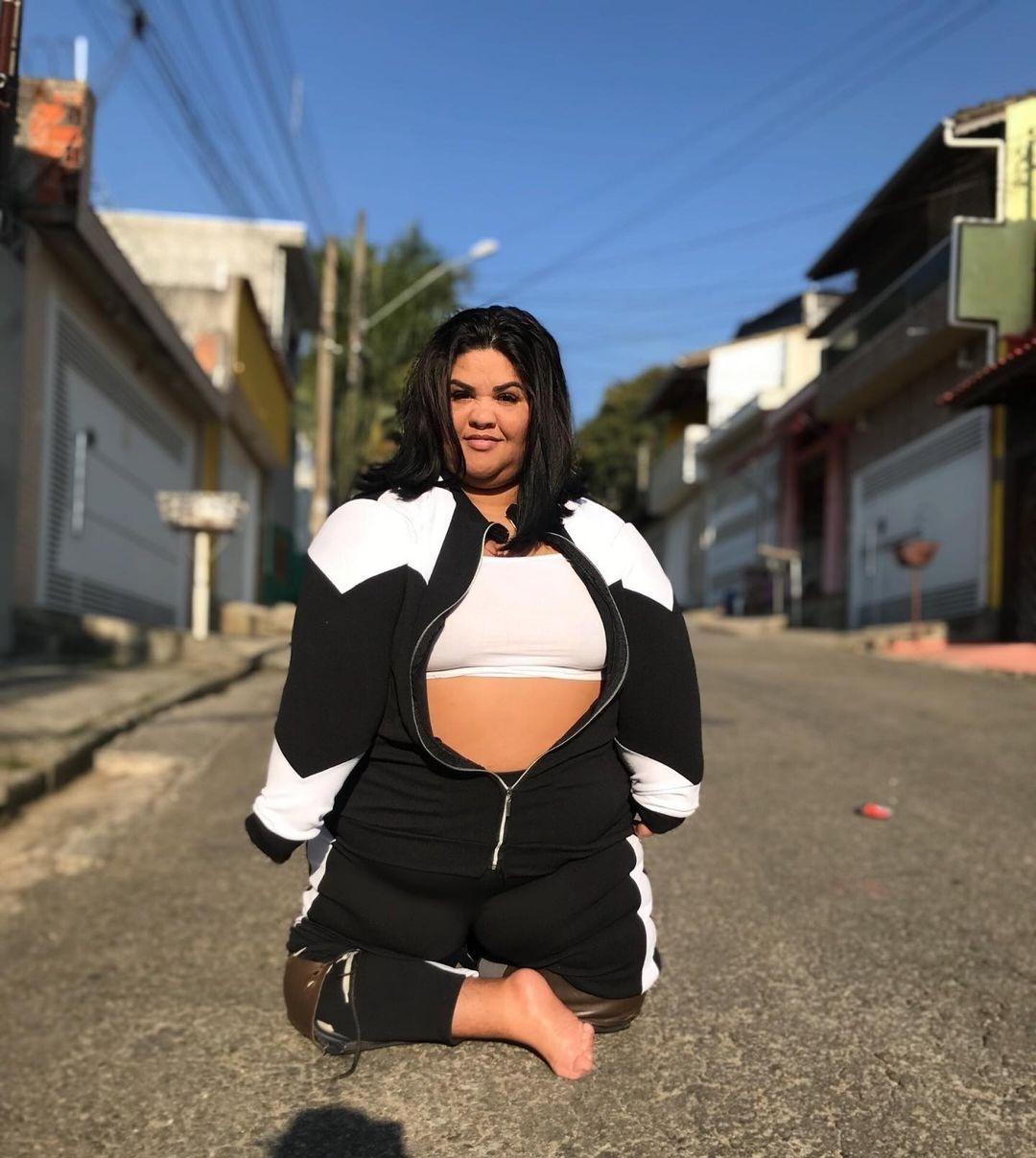 Sarinha Araujo: 