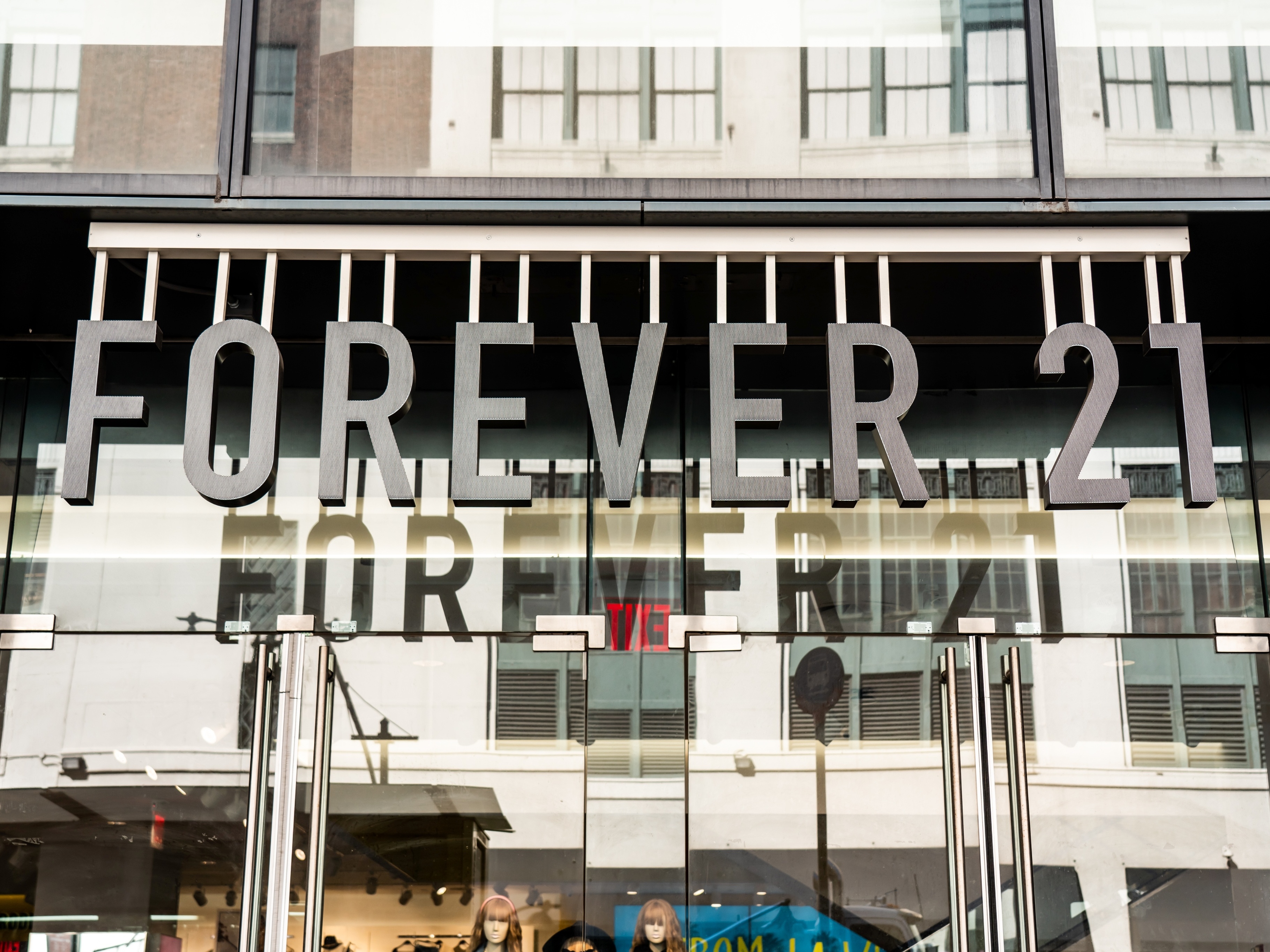 A Forever 21 decidiu encerrar as atividades de suas lojas no Brasil
