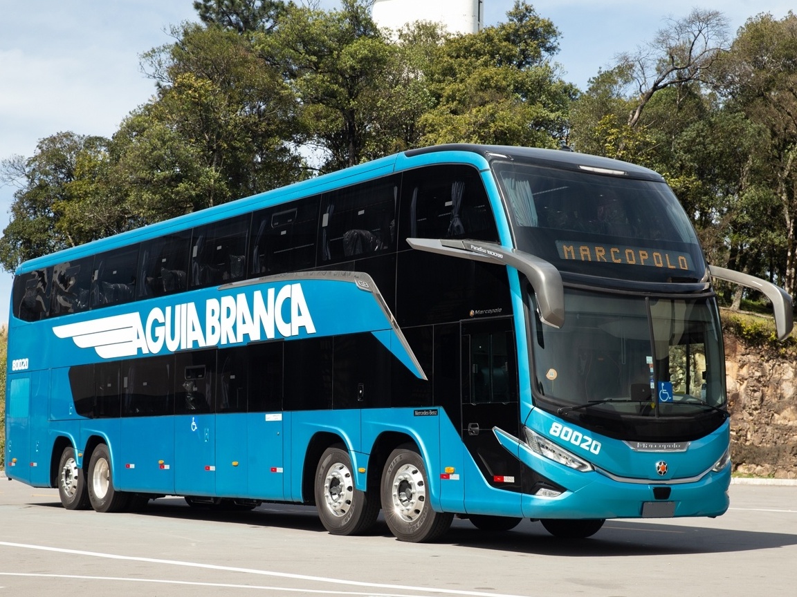 Viajamos no ônibus que tem conforto de classe executiva de avião