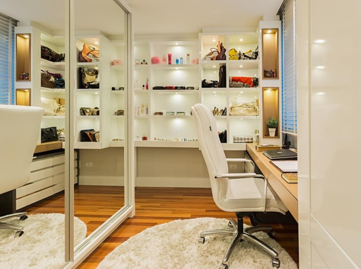 Fotos Closet e home office podem ficar juntos; veja ideias para ganhar