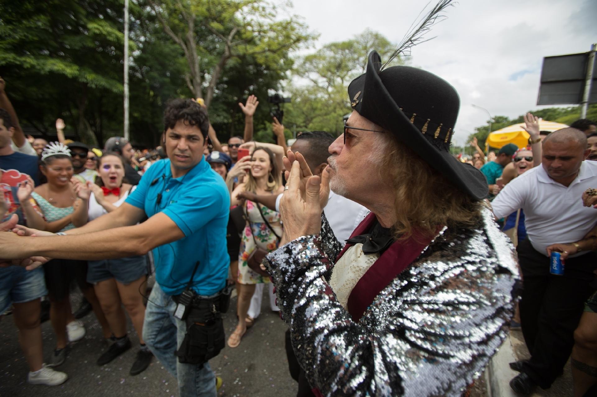 Elba Ramalho E Alceu Valença Agitam Sp Em Ritmo Do Carnaval