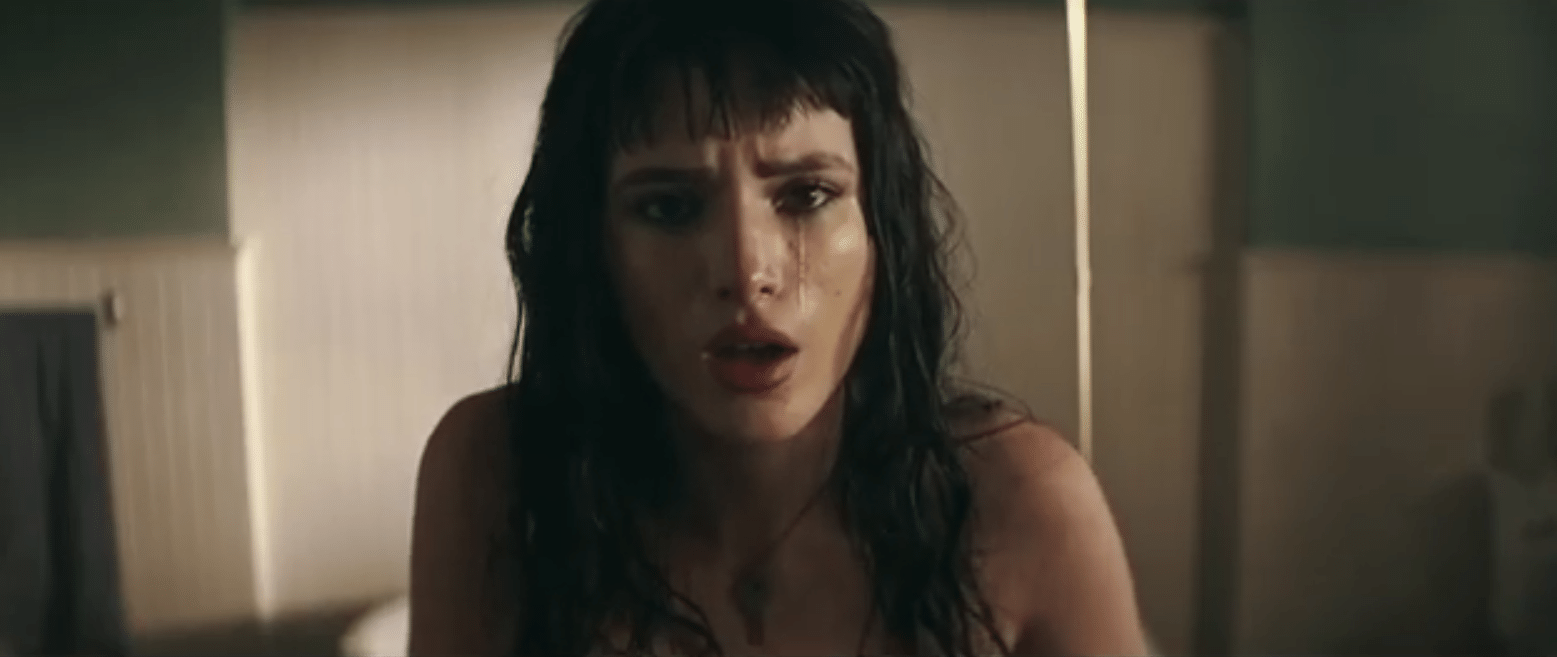 No chuveiro, Bella Thorne é assustada por fantasma em teaser de filme de  terror - 03/07/2018 - UOL Entretenimento