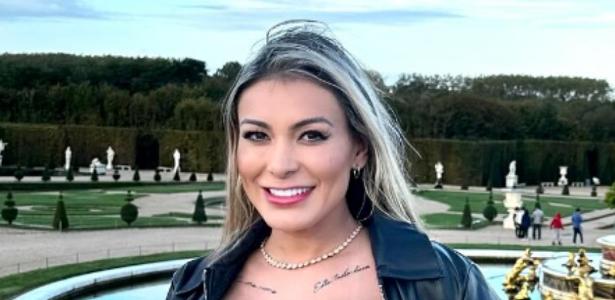 Andressa Urach Posa De Lingerie Em Ponto Tur Stico Da Fran A